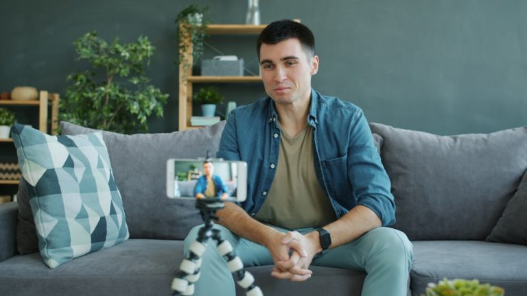 Building a Powerful Online Brand with Cinuniiverse.com Tools